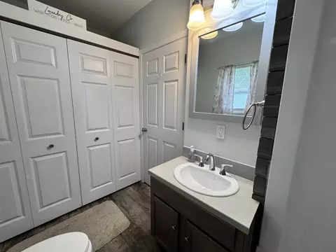 Bath - 450 Bicknell, Centralia, IL 62801 photo 3 of 3