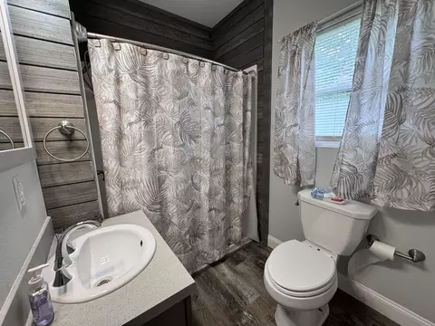Bath - 450 Bicknell, Centralia, IL 62801 photo 1 of 3