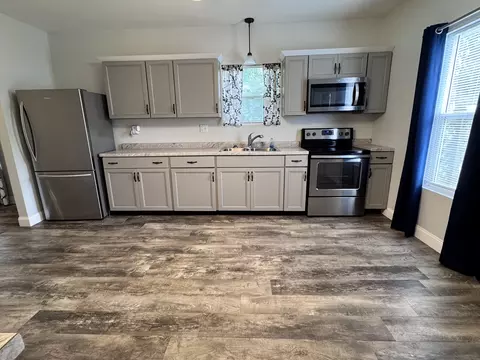 Kitchen - 450 Bicknell, Centralia, IL 62801 photo 1 of 3