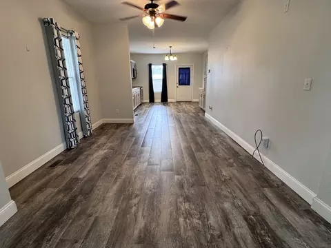 Living - 450 Bicknell, Centralia, IL 62801 photo 1 of 3