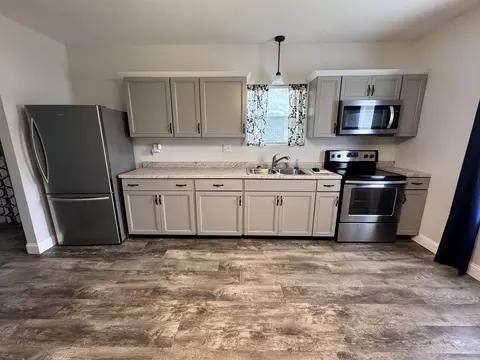 Kitchen - 450 Bicknell, Centralia, IL 62801 photo 3 of 3