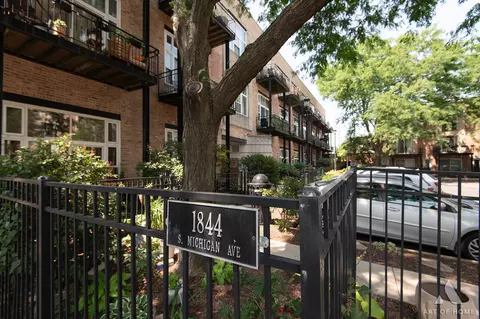 1844 S Michigan Ave #104, Chicago, IL 60616