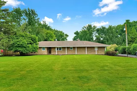 22 W689 Elmwood Dr, Glen Ellyn, IL 60137