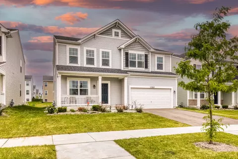 1320 Spencer Ln, South Elgin, IL 60177