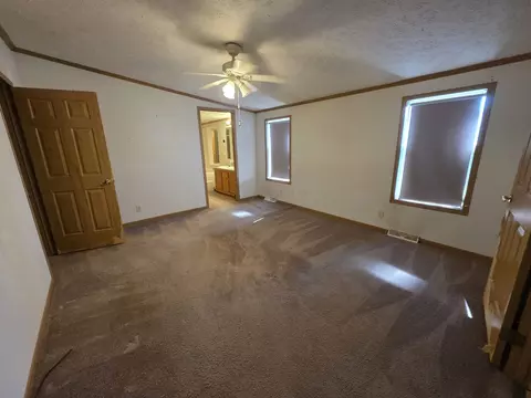 105 Champion Dr, Chenoa, IL 61726 photo 14