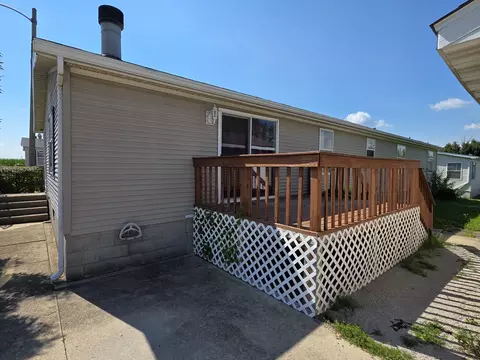 105 Champion Dr, Chenoa, IL 61726 photo 4