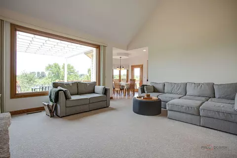 Living - 1400 Eagle Ridge Dr, Antioch, IL 60002 photo 2 of 4