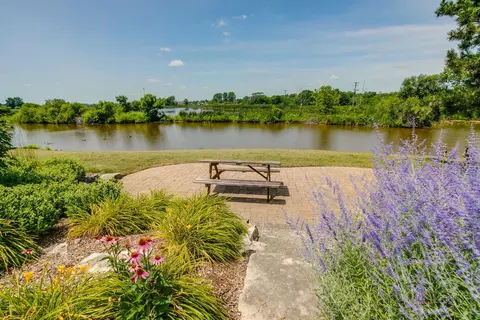 View/Area - 1400 Eagle Ridge Dr, Antioch, IL 60002 photo 1 of 1