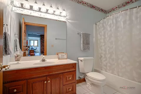 Bath - 1400 Eagle Ridge Dr, Antioch, IL 60002 photo 6 of 6