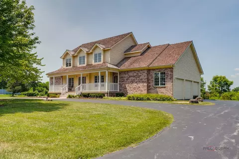 Exterior - 1400 Eagle Ridge Dr, Antioch, IL 60002 photo 2 of 8