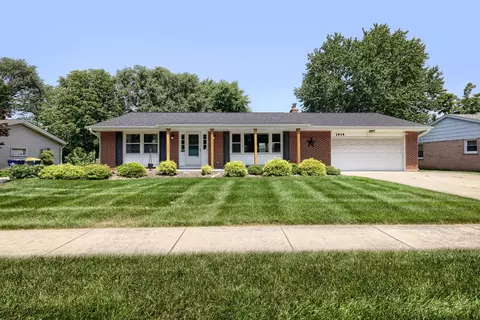 1434 Maple Ln, Elgin, IL 60123