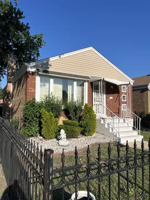 4501 S Lawler Ave, Chicago, IL 60638