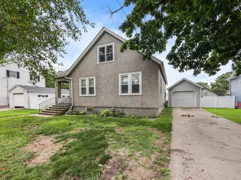 Exterior - 1614 7th St, Peru, IL 61354 photo 2 of 3