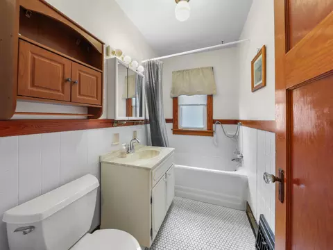 Bath - 1614 7th St, Peru, IL 61354 photo 1 of 2