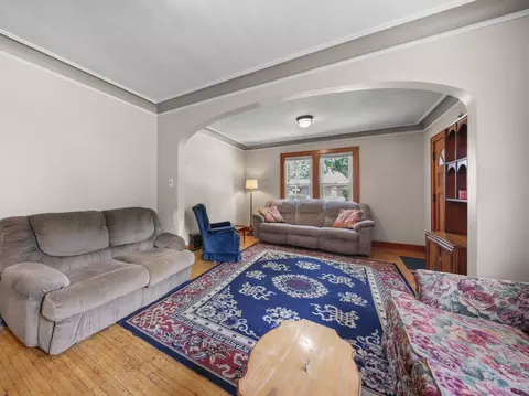 Living - 1614 7th St, Peru, IL 61354 photo 2 of 3
