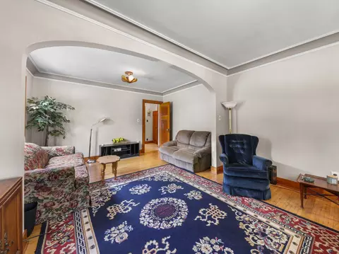 Living - 1614 7th St, Peru, IL 61354 photo 3 of 3