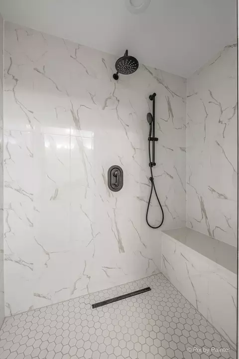 Bath - 2403 W Fairview Ave, Johnsburg, IL 60051 photo 3 of 6