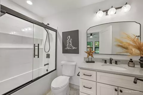 Bath - 2403 W Fairview Ave, Johnsburg, IL 60051 photo 6 of 6