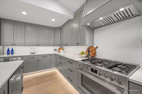 Kitchen - 2403 W Fairview Ave, Johnsburg, IL 60051 photo 2 of 6