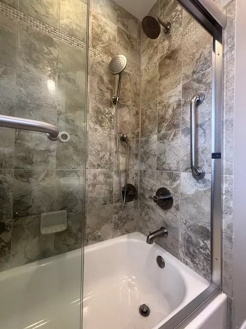 Bath - 7937 W 82nd Pl, Bridgeview, IL 60455 photo 2 of 2