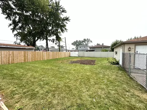 Exterior - 7937 W 82nd Pl, Bridgeview, IL 60455 photo 5 of 6