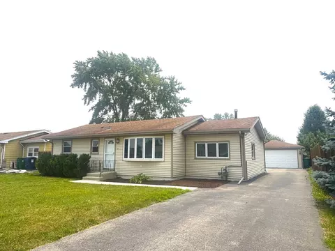 Exterior - 7937 W 82nd Pl, Bridgeview, IL 60455 photo 2 of 6