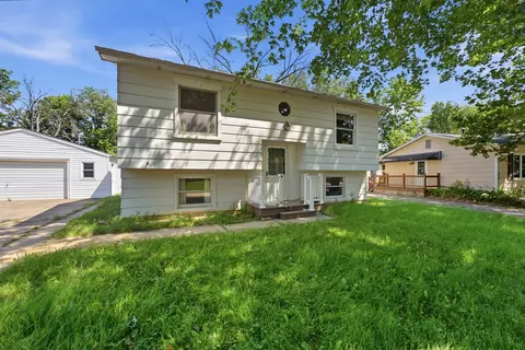 1119 94th Ave W, Rock Island, IL 61201