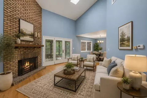 Living - Undisclosed, Hoffman Estates, IL 60169 photo 1 of 4