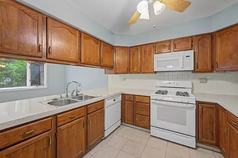 Kitchen - Undisclosed, Hoffman Estates, IL 60169 photo 1 of 2
