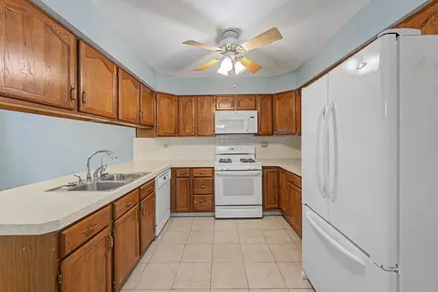 Kitchen - Undisclosed, Hoffman Estates, IL 60169 photo 2 of 2