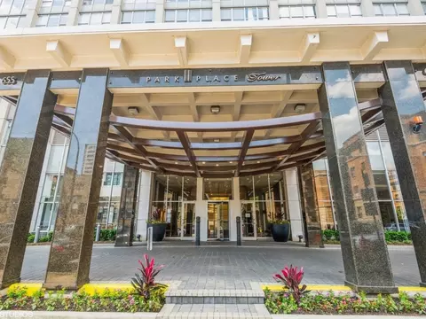655 W Irving Park Rd #5411, Chicago, IL 60613