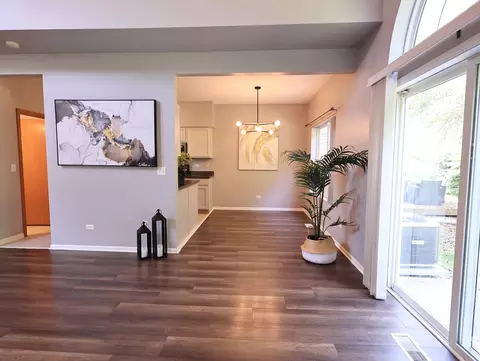 Dining - 2607 Oak Tree Ln, Plainfield, IL 60586 photo 1 of 3