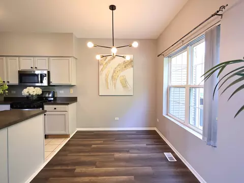 Dining - 2607 Oak Tree Ln, Plainfield, IL 60586 photo 2 of 3