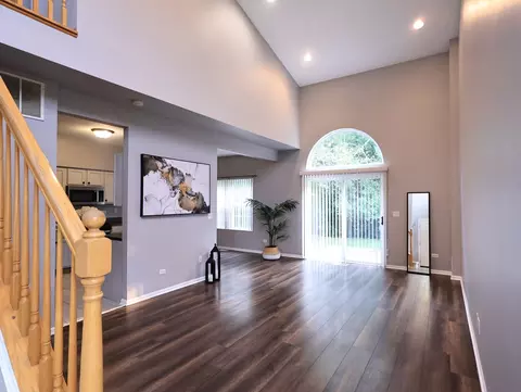 Living - 2607 Oak Tree Ln, Plainfield, IL 60586 photo 1 of 4