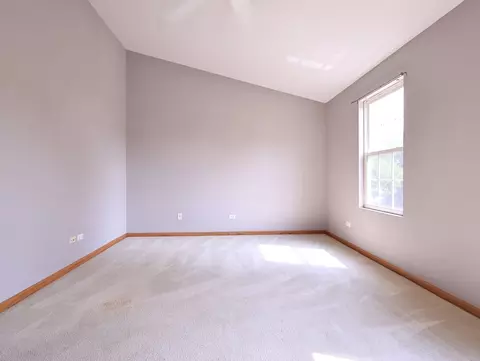 Bedroom - 2607 Oak Tree Ln, Plainfield, IL 60586 photo 2 of 4