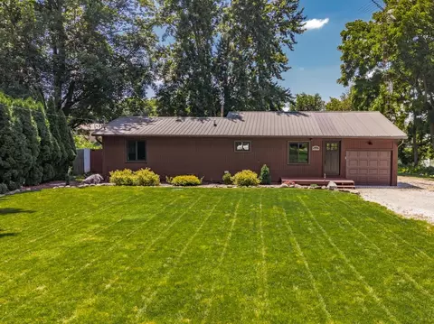 24401 Peyton Pl, Hudson, IL 61748 photo 2