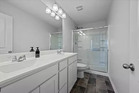 Bath - 3819 Honeysuckle Ln, Elgin, IL 60124 photo 1 of 2