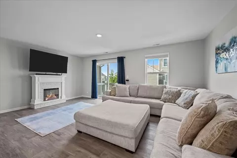 Living - 3819 Honeysuckle Ln, Elgin, IL 60124 photo 2 of 2