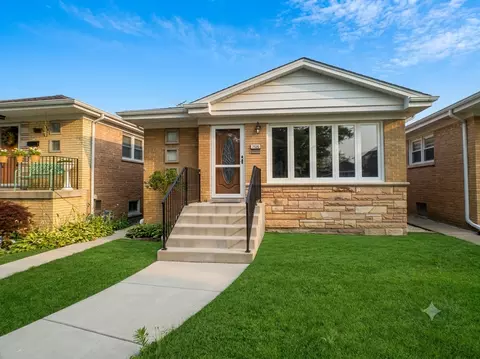 7520 W Carmen Ave, Harwood Heights, IL 60706