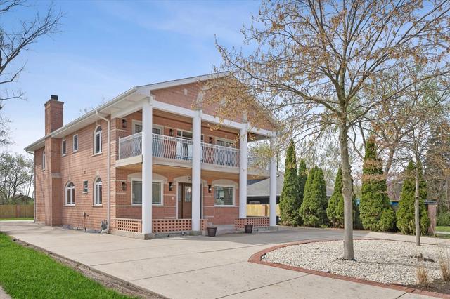 9807 W 57th St, Countryside, IL 60525