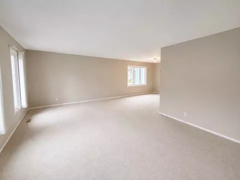 Living - 633 E 8th Ave, Naperville, IL 60563 photo 1 of 7
