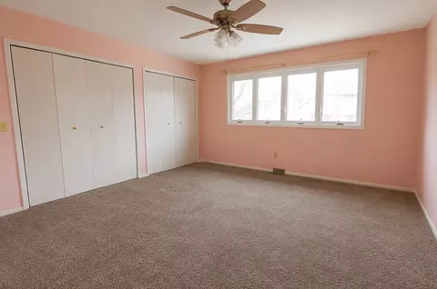Bedroom - 633 E 8th Ave, Naperville, IL 60563 photo 5 of 6