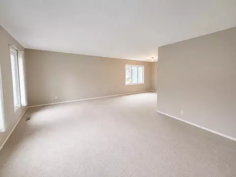 Living - 633 E 8th Ave, Naperville, IL 60563 photo 1 of 4