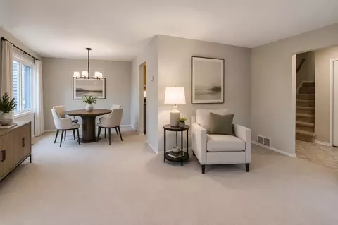 Living - 633 E 8th Ave, Naperville, IL 60563 photo 4 of 7