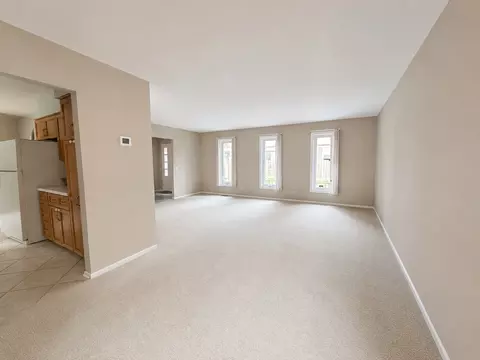 Living - 633 E 8th Ave, Naperville, IL 60563 photo 3 of 4