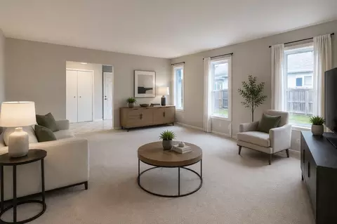 Living - 633 E 8th Ave, Naperville, IL 60563 photo 1 of 3