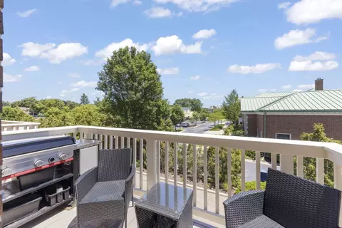 Exterior - 231 N West St #0, Wheaton, IL 60187 photo 2 of 4