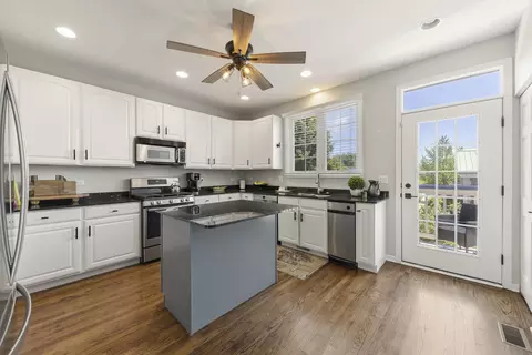 Kitchen - 231 N West St #0, Wheaton, IL 60187 photo 1 of 4