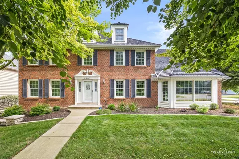1803 River Ridge Cir, Naperville, IL 60565