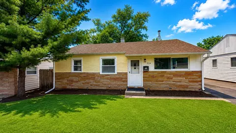334 S Seymour Ave, Mundelein, IL 60060